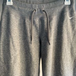 Woman’s Nike gray sweatpants, size XS
